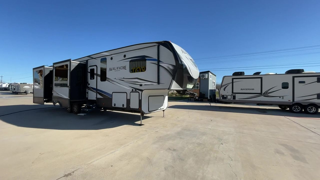 2018 KEYSTONE AVALANCHE 370RD