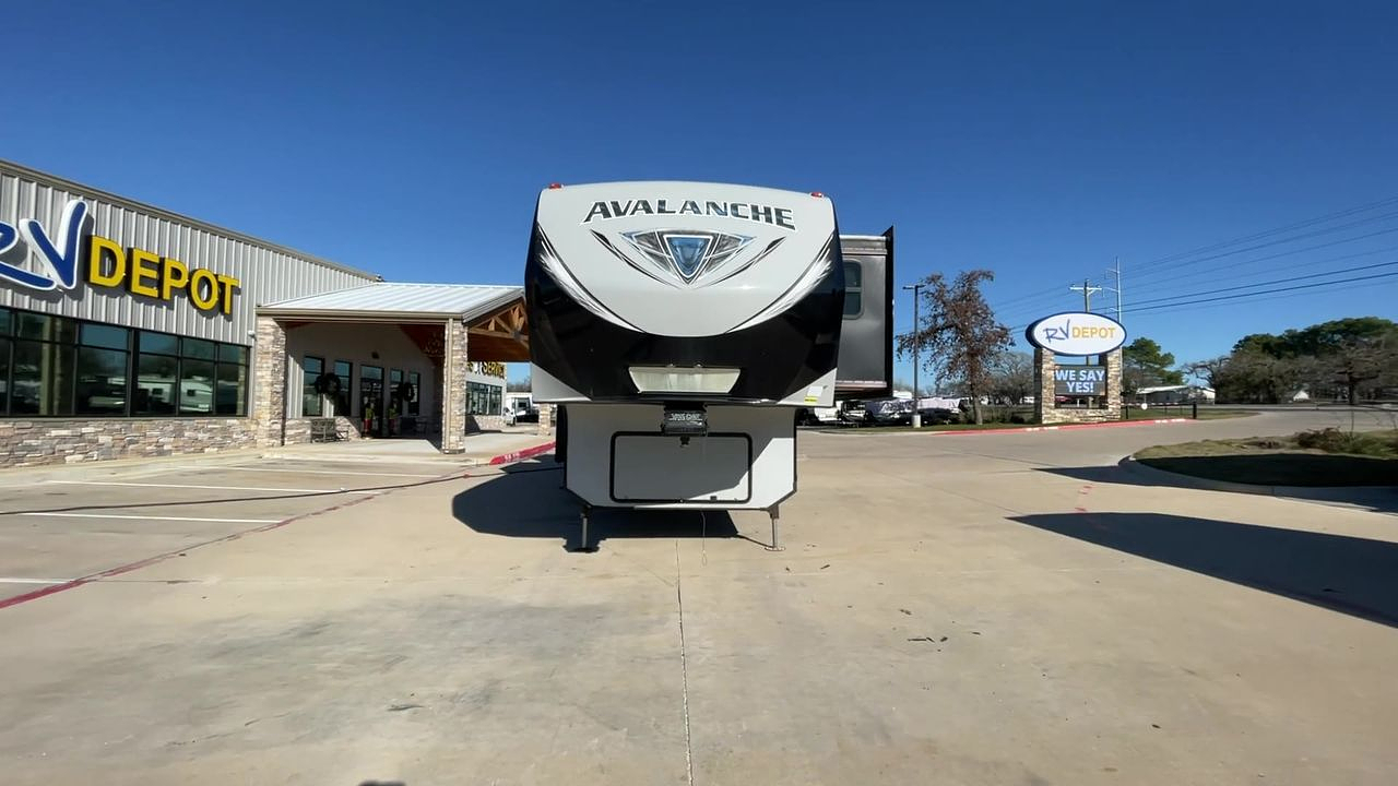 2018 KEYSTONE AVALANCHE 370RD