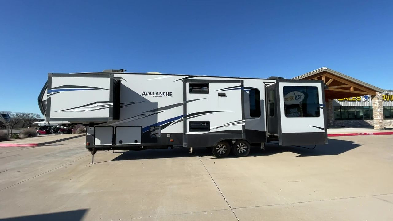 2018 KEYSTONE AVALANCHE 370RD
