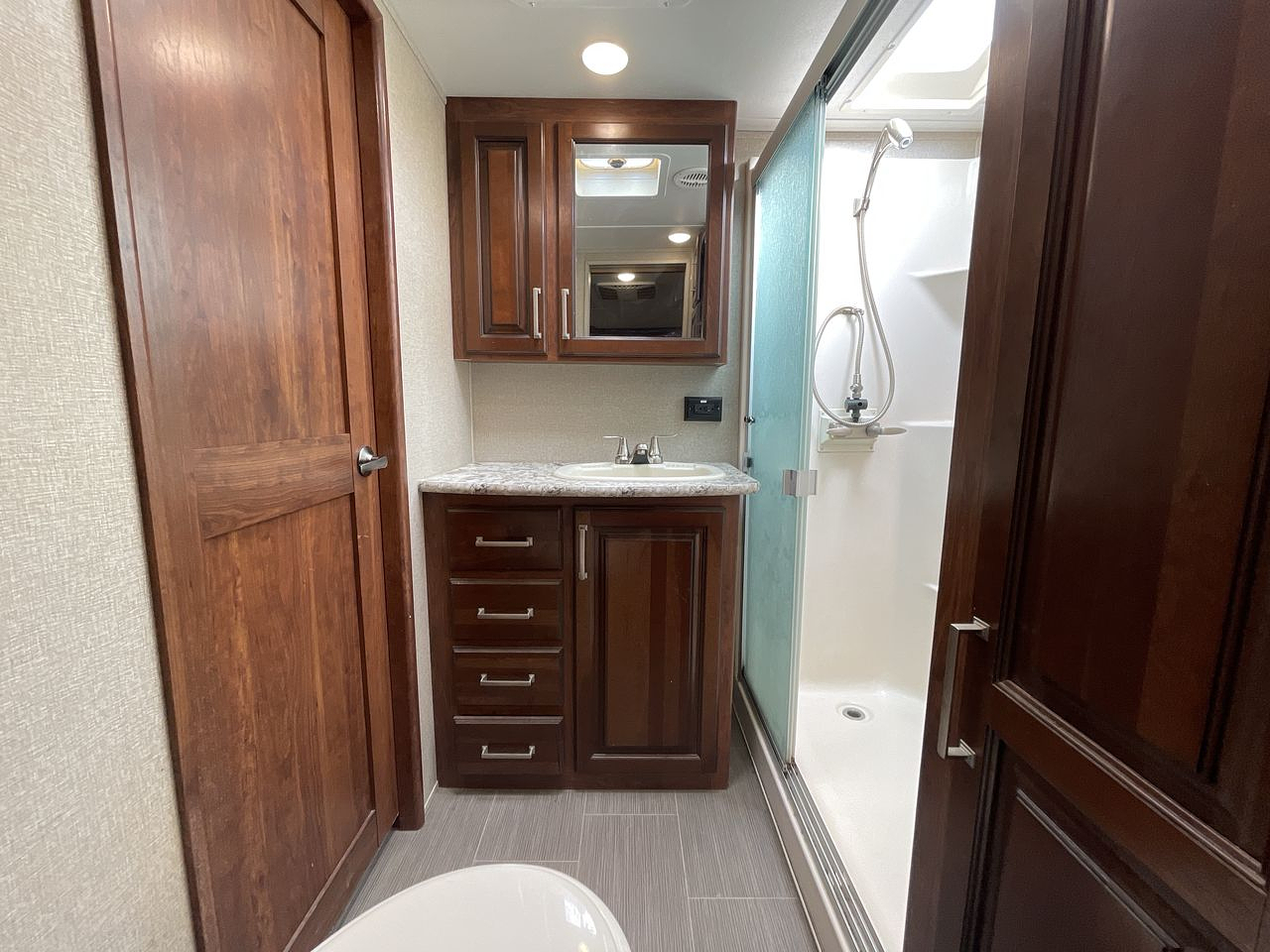 2018 KEYSTONE AVALANCHE 370RD