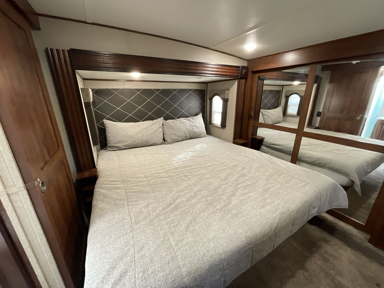 2018 KEYSTONE AVALANCHE 370RD