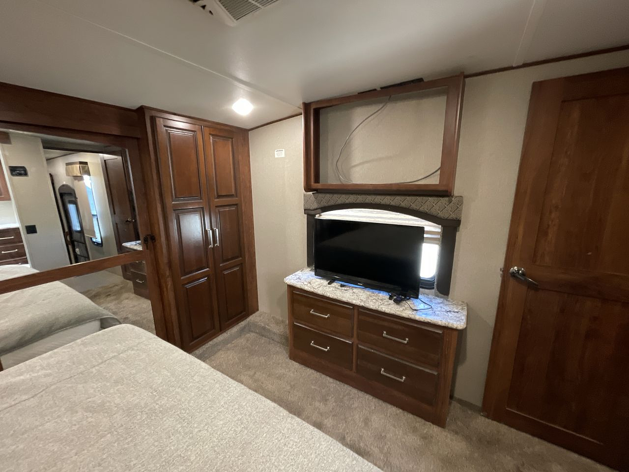 2018 KEYSTONE AVALANCHE 370RD