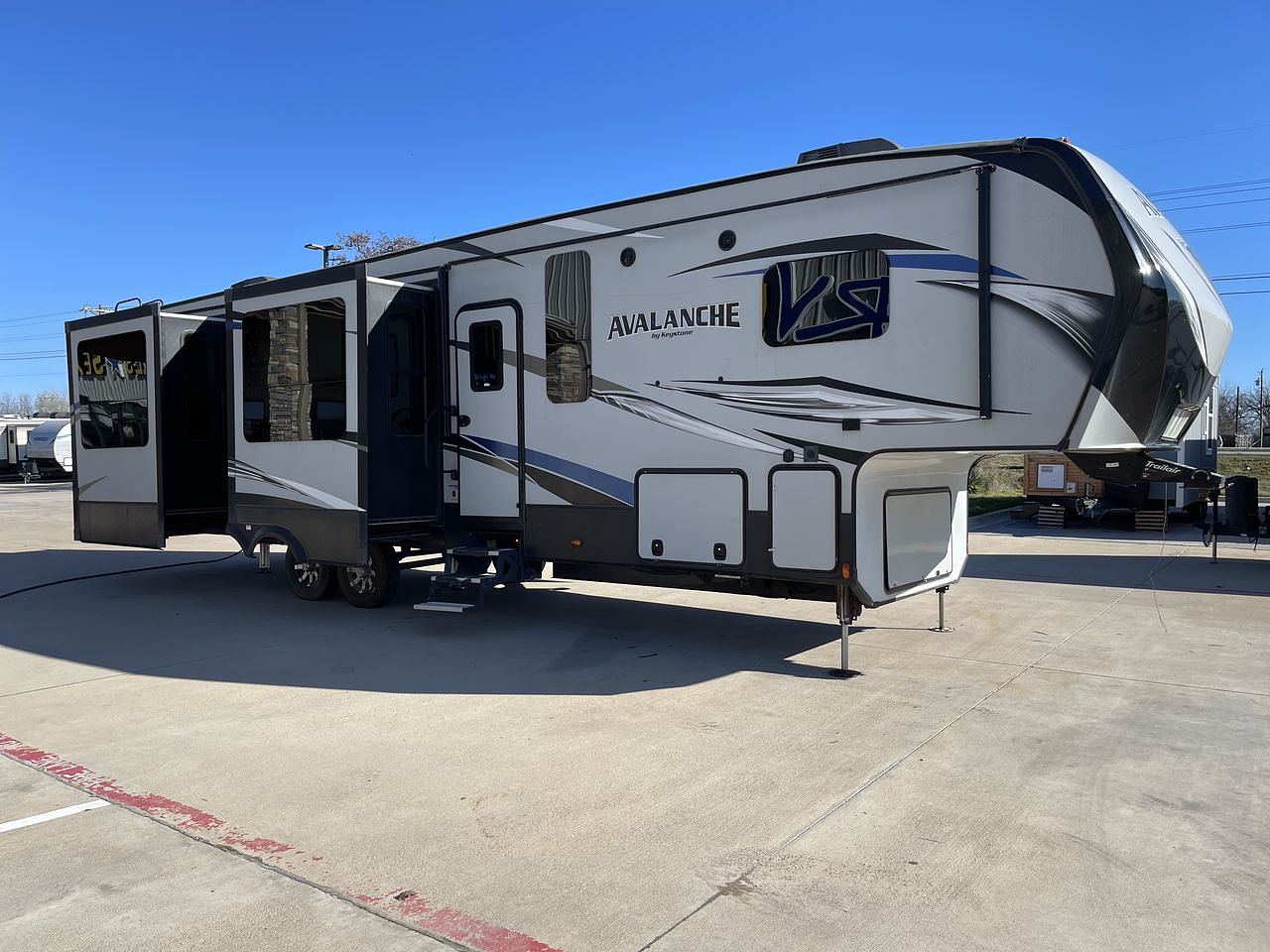 2018 KEYSTONE AVALANCHE 370RD