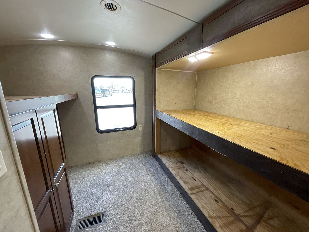 2014 BULLET PREMIER 31BHPR