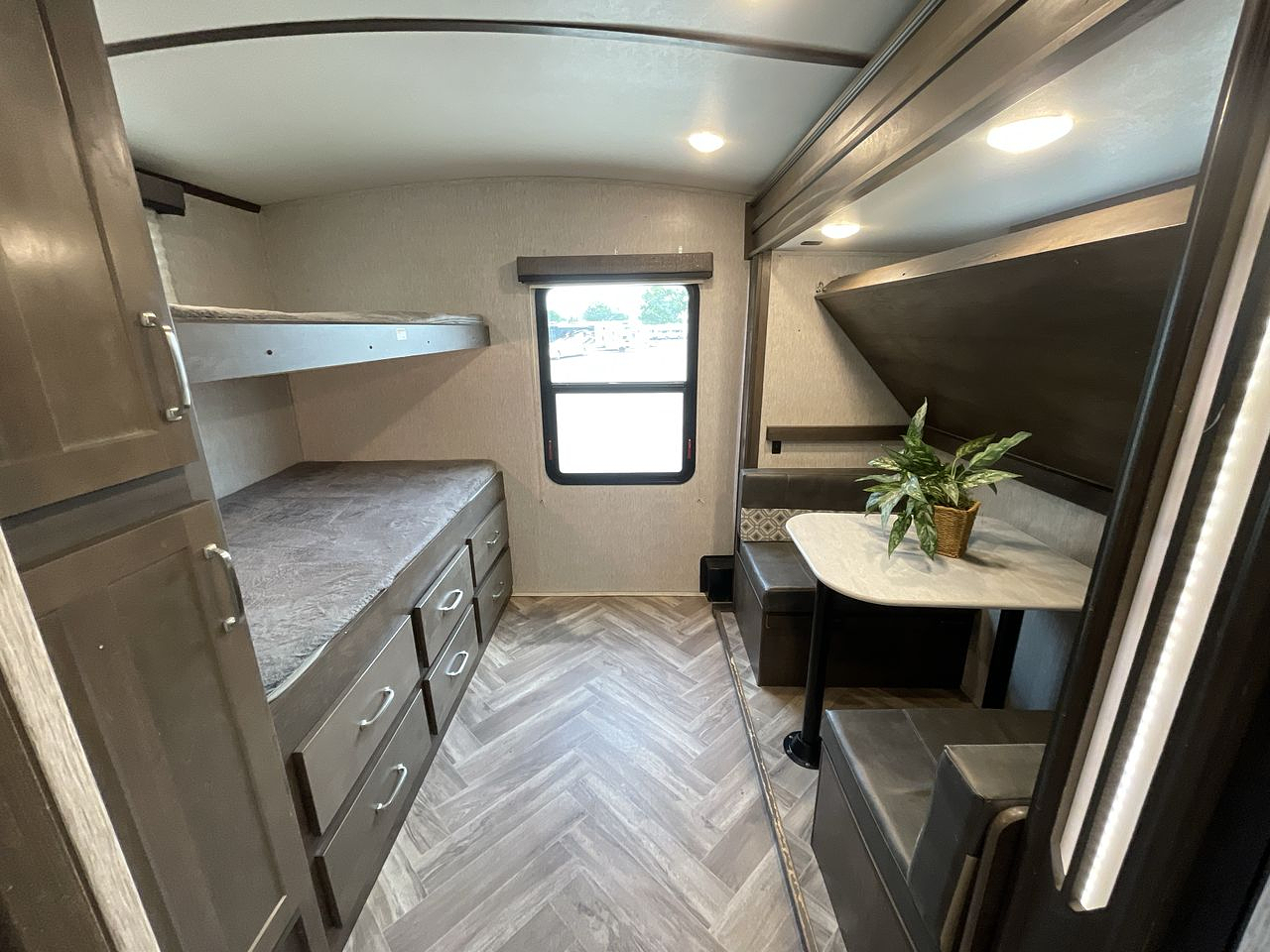 2021 KEYSTONE ASTORIA 3203BH