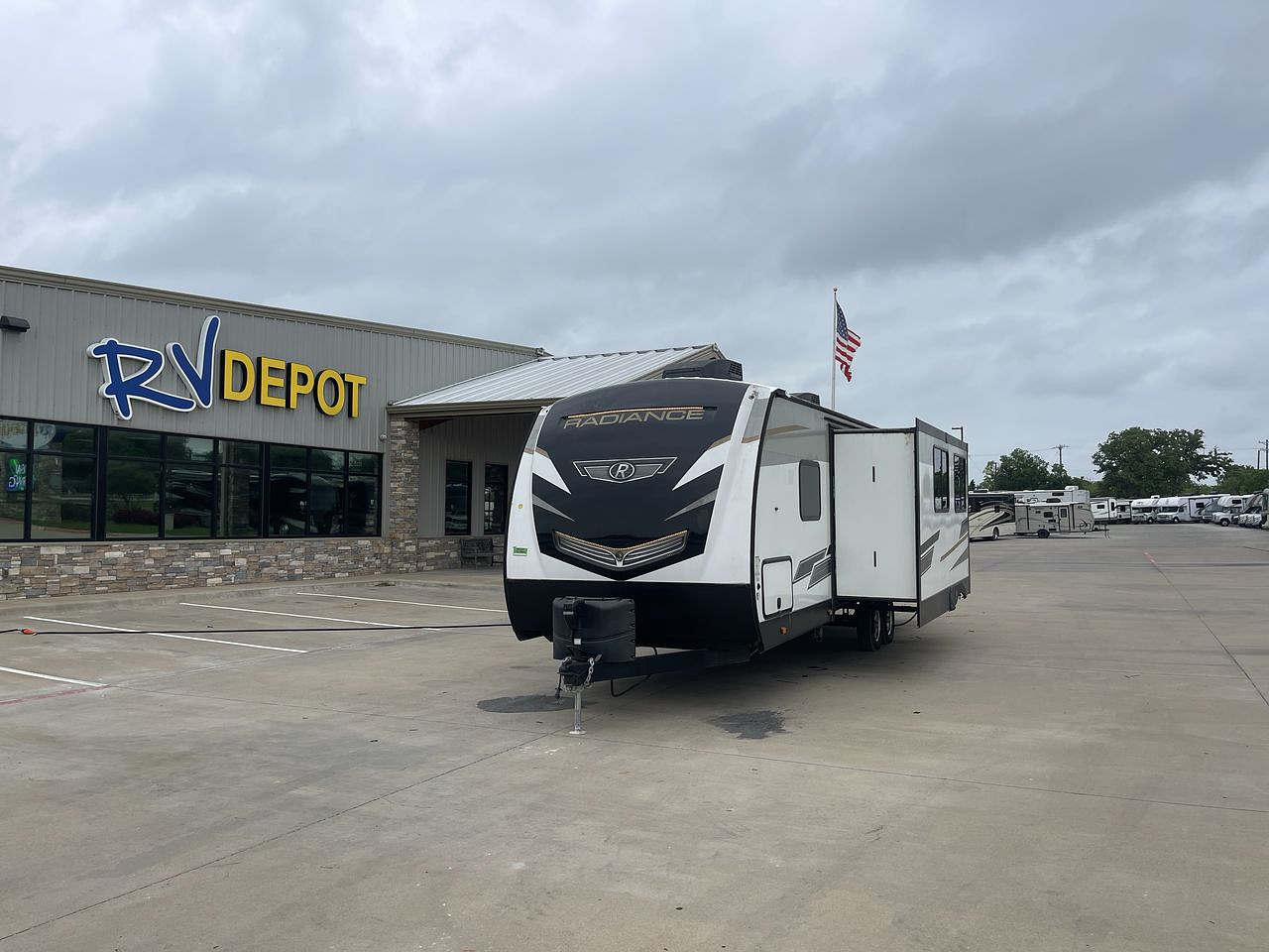 2022 CRUISER RADIANCE 28BH