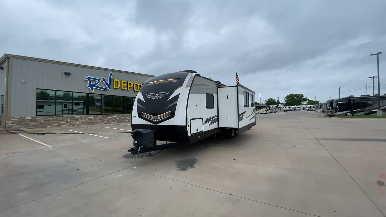 2022 CRUISER RADIANCE 28BH