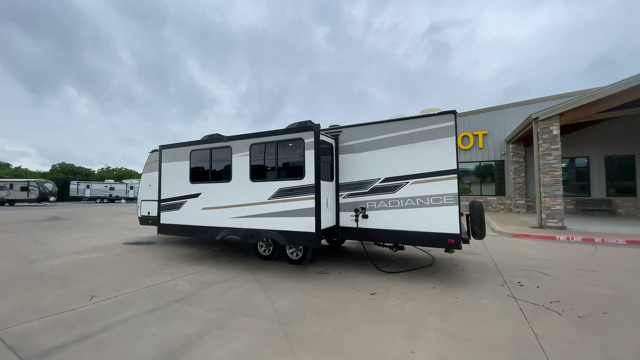 2022 CRUISER RADIANCE 28BH