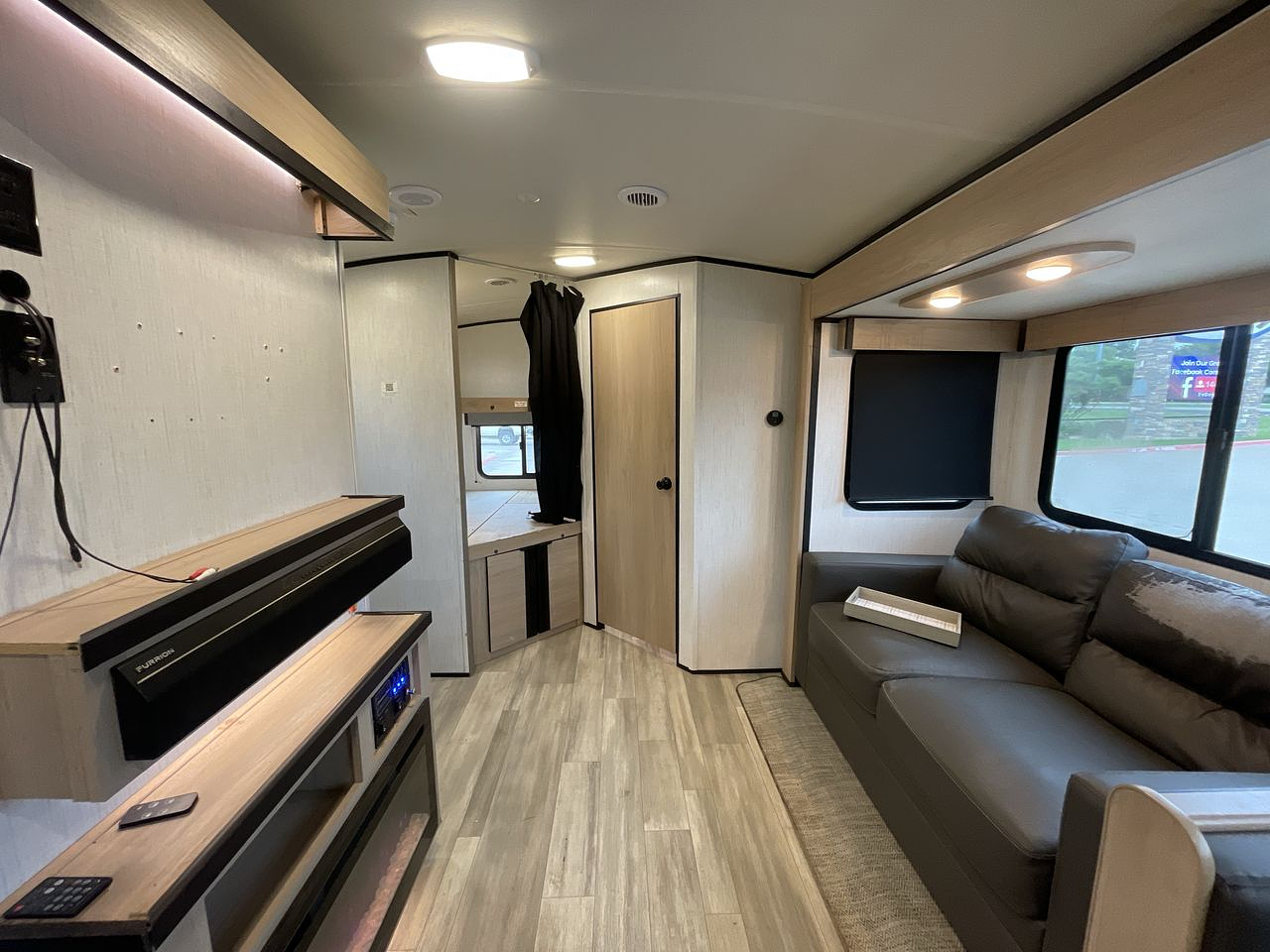 2022 CRUISER RADIANCE 28BH