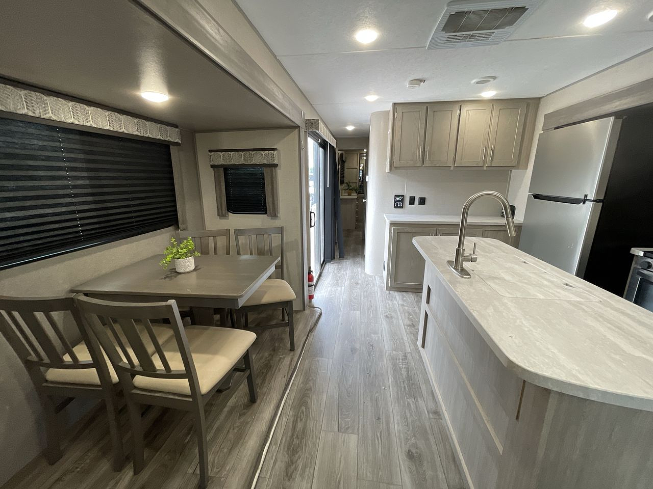 2023 COACHMEN CATALINA 39MKTS