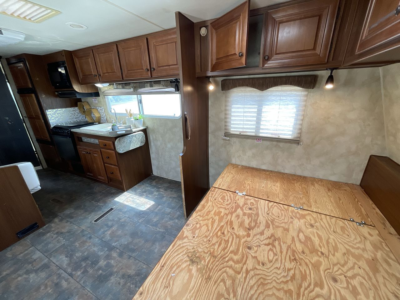 2012 NORTHWOOD ARCTIC FOX 22H