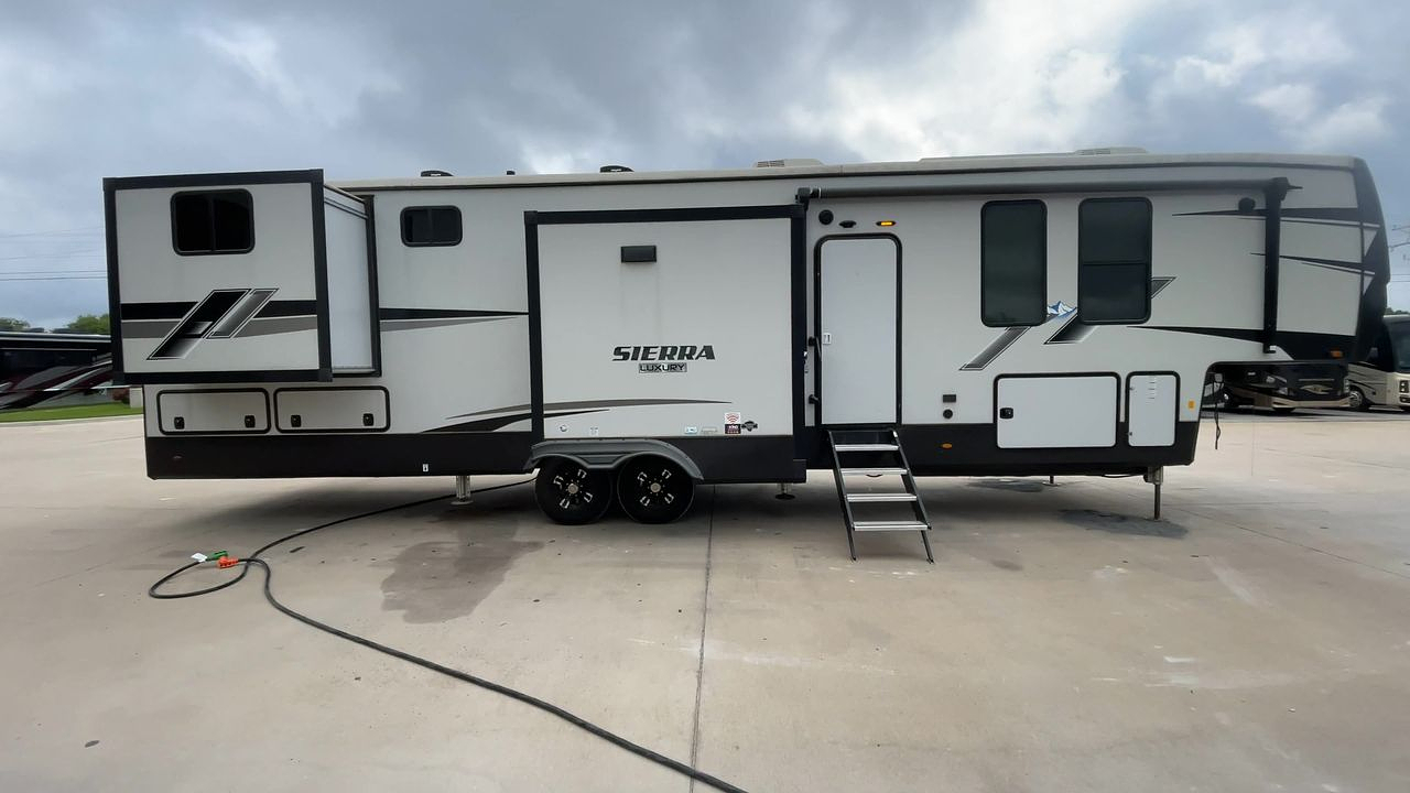 2023 FOREST RIVER SIERRA 388BHRD