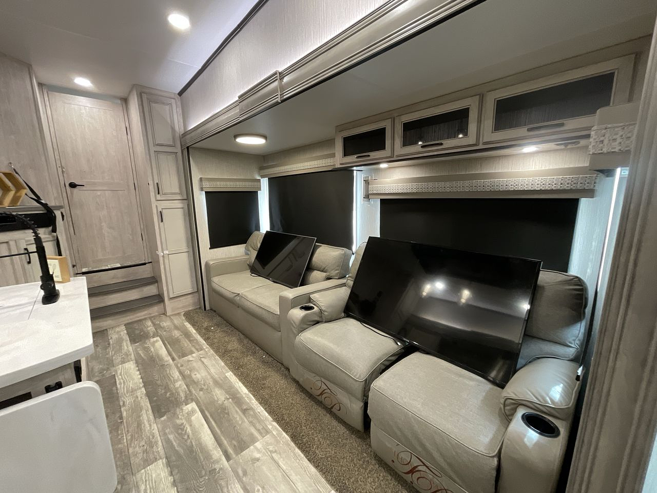 2023 FOREST RIVER SIERRA 388BHRD