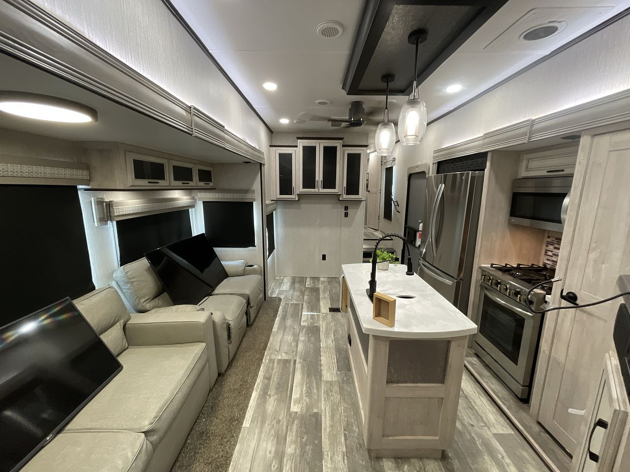 2023 FOREST RIVER SIERRA 388BHRD