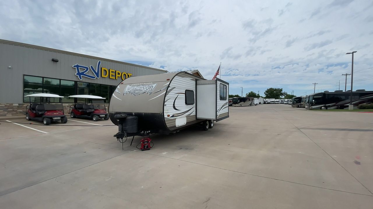 2017 FOREST RIVER WILDWOOD 230BHXL
