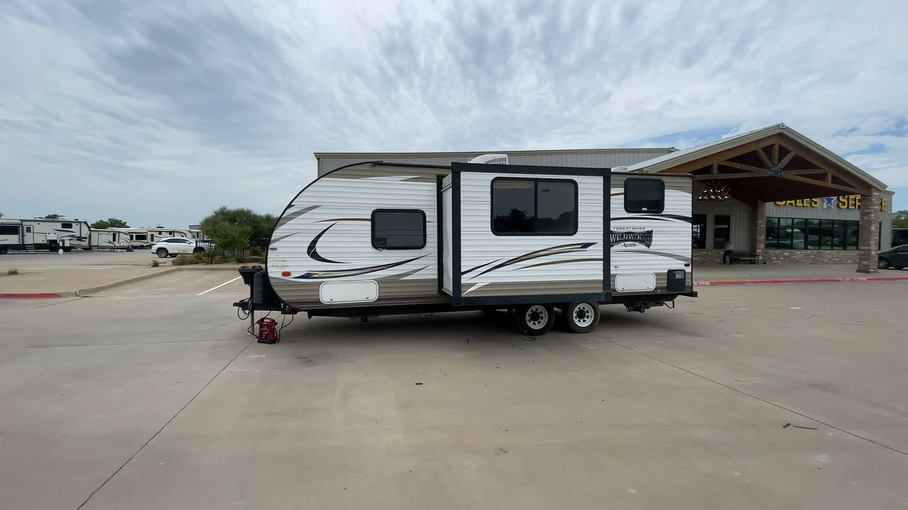 2017 FOREST RIVER WILDWOOD 230BHXL