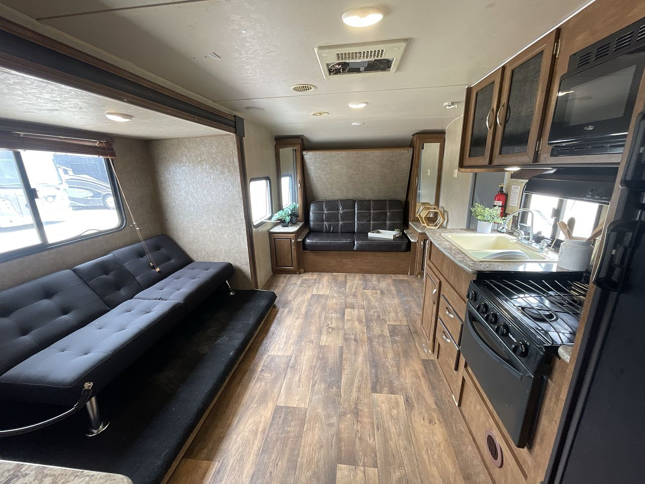 2017 FOREST RIVER WILDWOOD 230BHXL