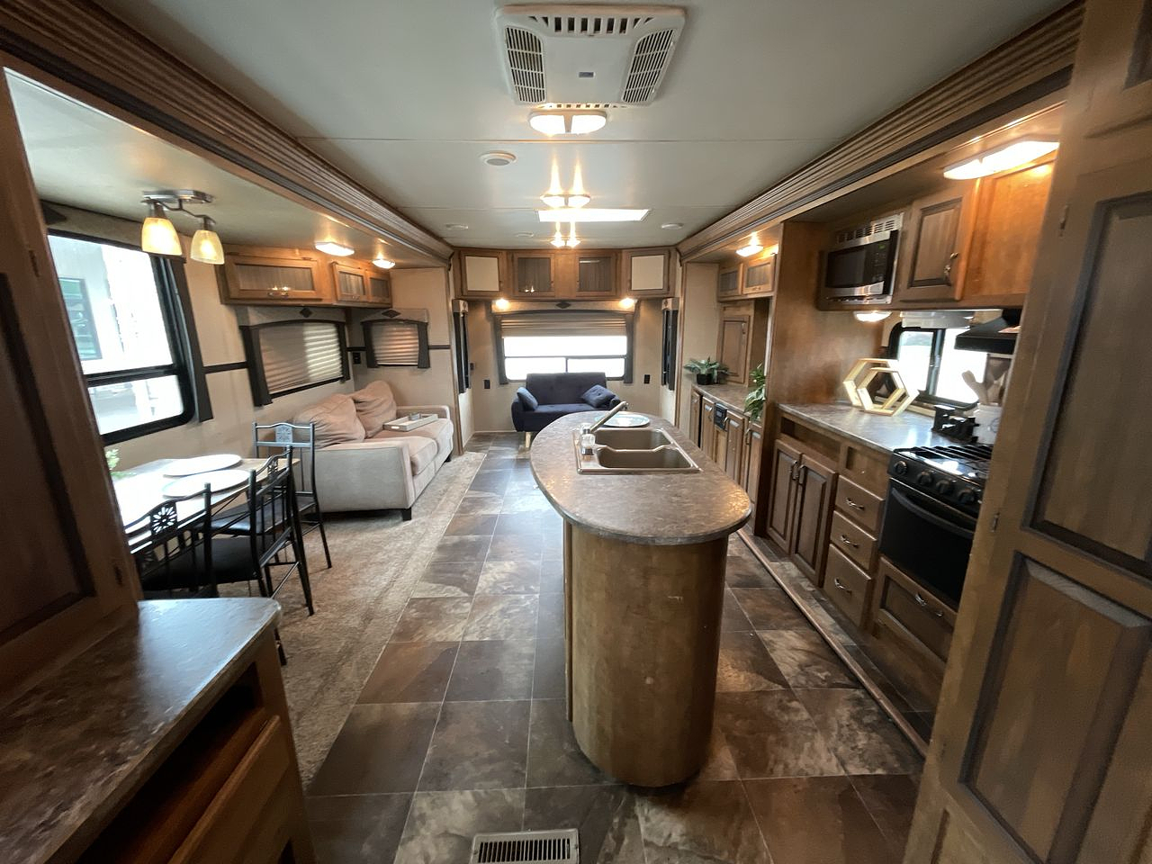 2016 CROSSROADS REZERVE 33RL