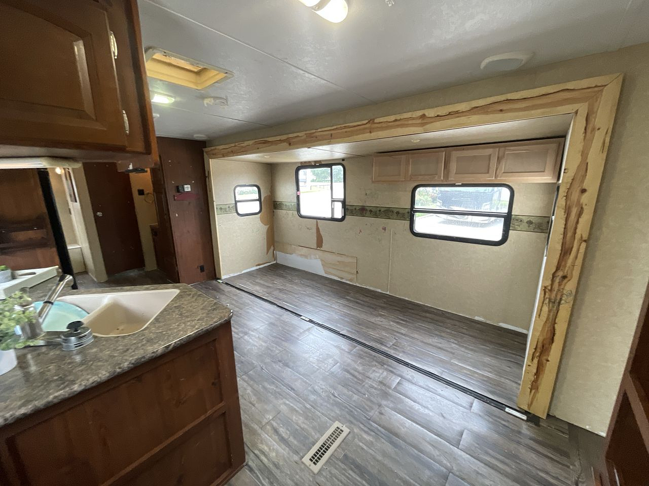 2011 FOREST RIV ROCKWOOD L