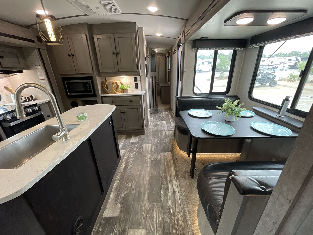 2020 KEYSTONE OUTBACK 330RL
