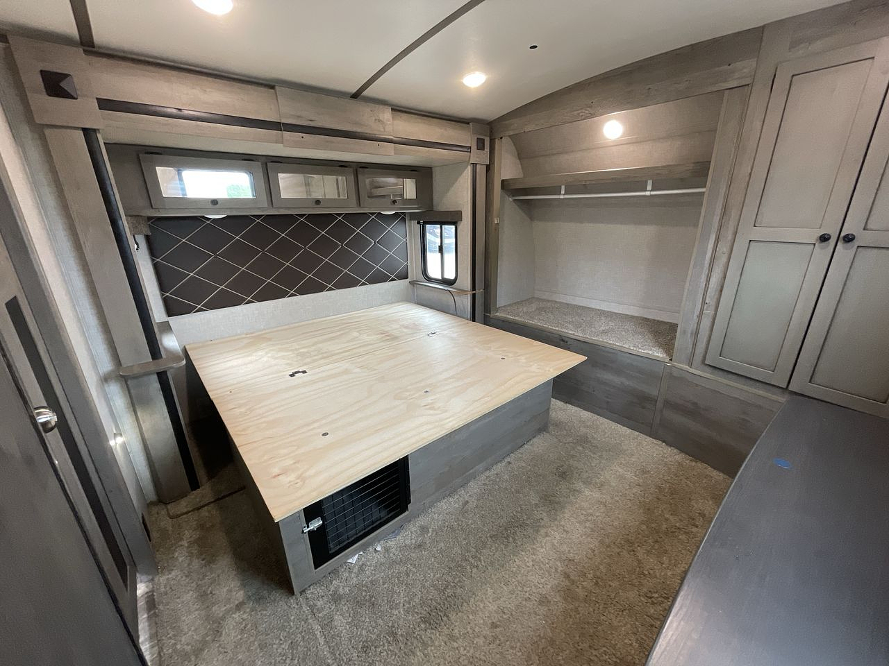 2020 KEYSTONE OUTBACK 330RL