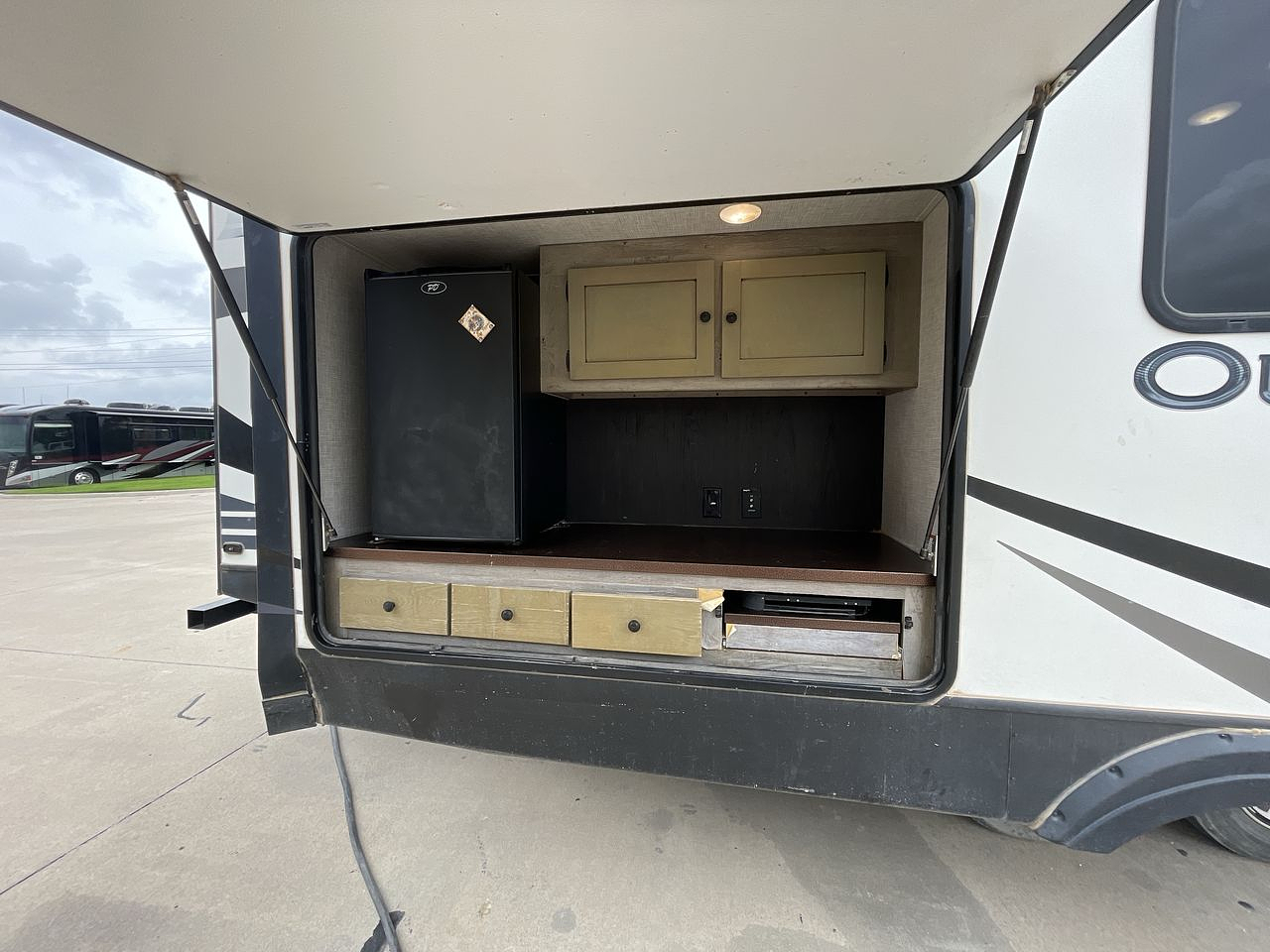2020 KEYSTONE OUTBACK 330RL