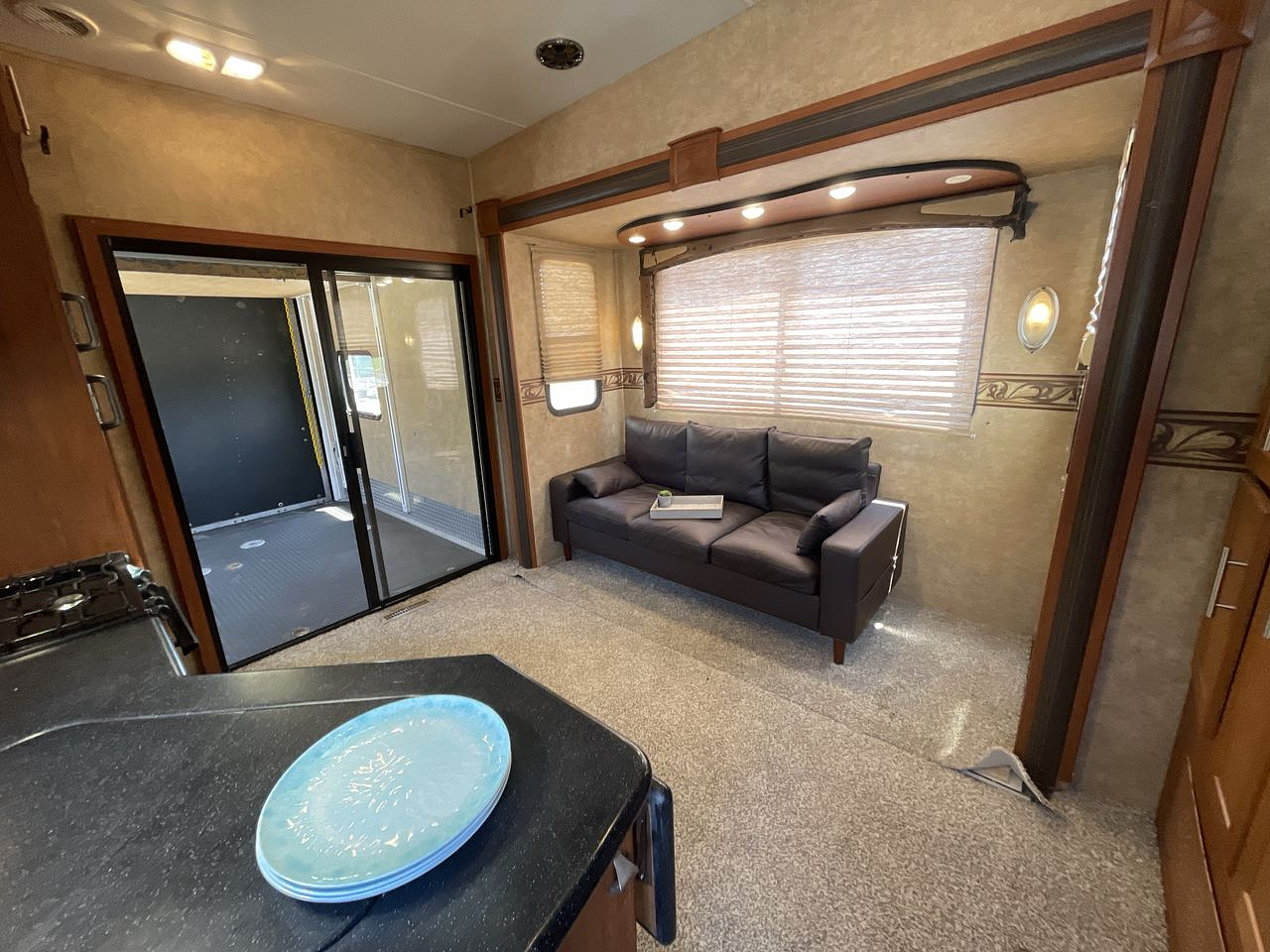 2011 HEARTLAND ROAD WARRIOR 305RW