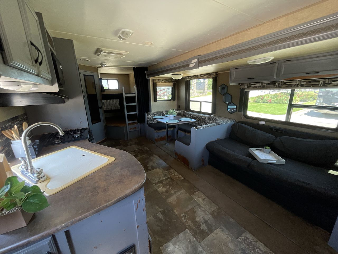 2015 AR-ONE MAXX 27BHS