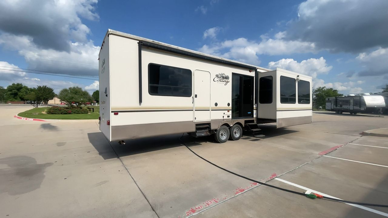 2015 FOREST RIVER CEDAR CREEK 40CCK