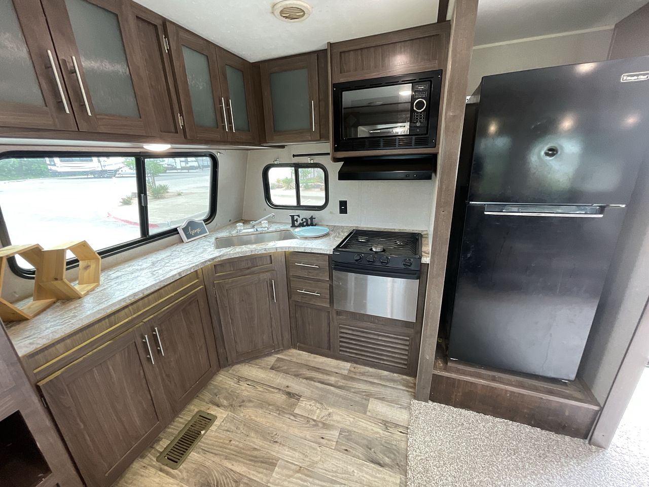 2019 HIDEOUT 38FKTS