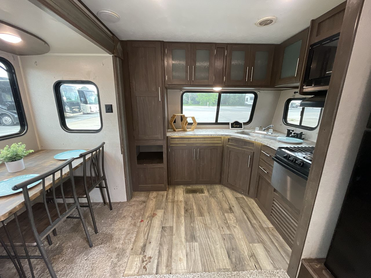 2019 HIDEOUT 38FKTS