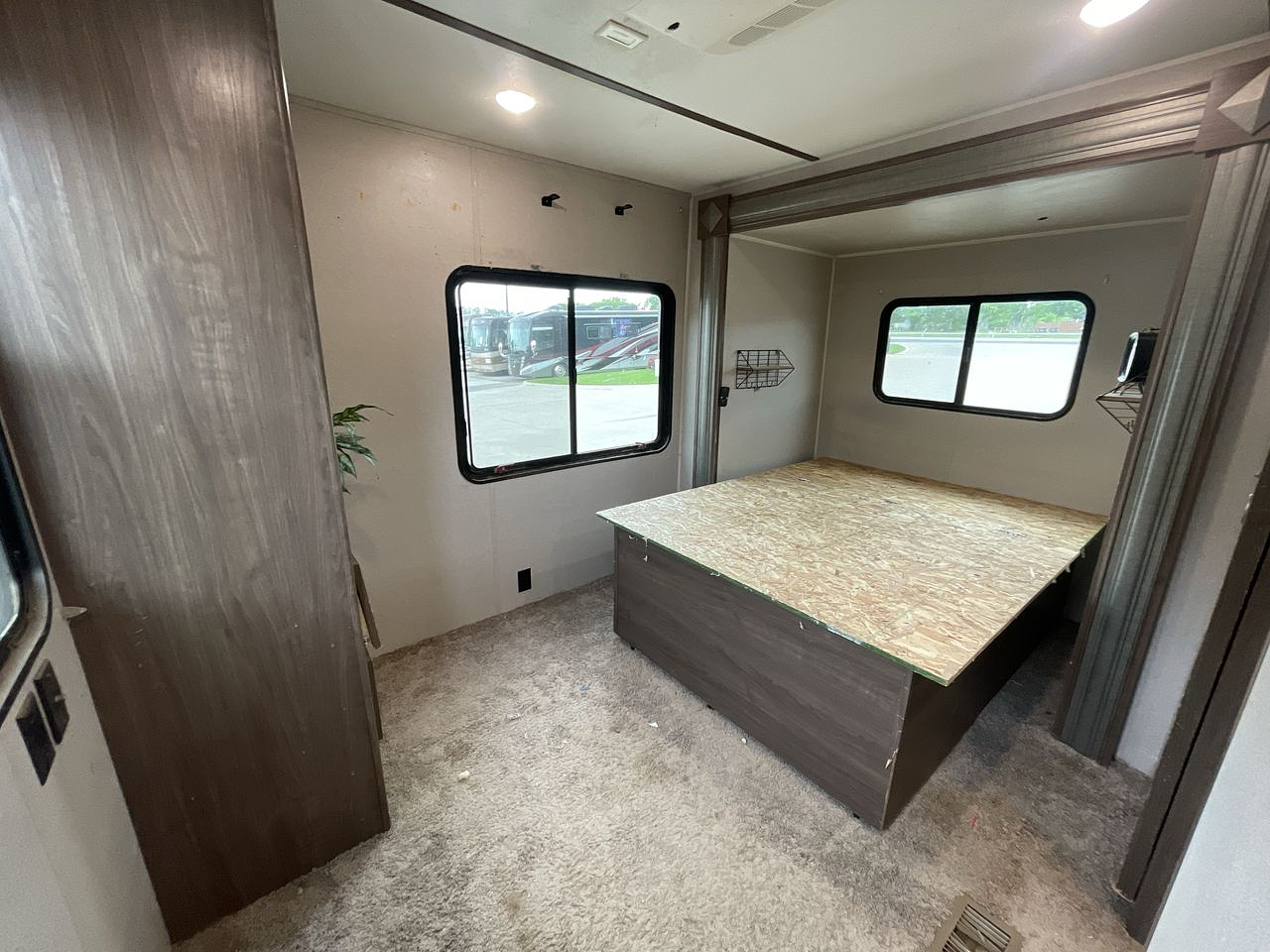 2019 HIDEOUT 38FKTS