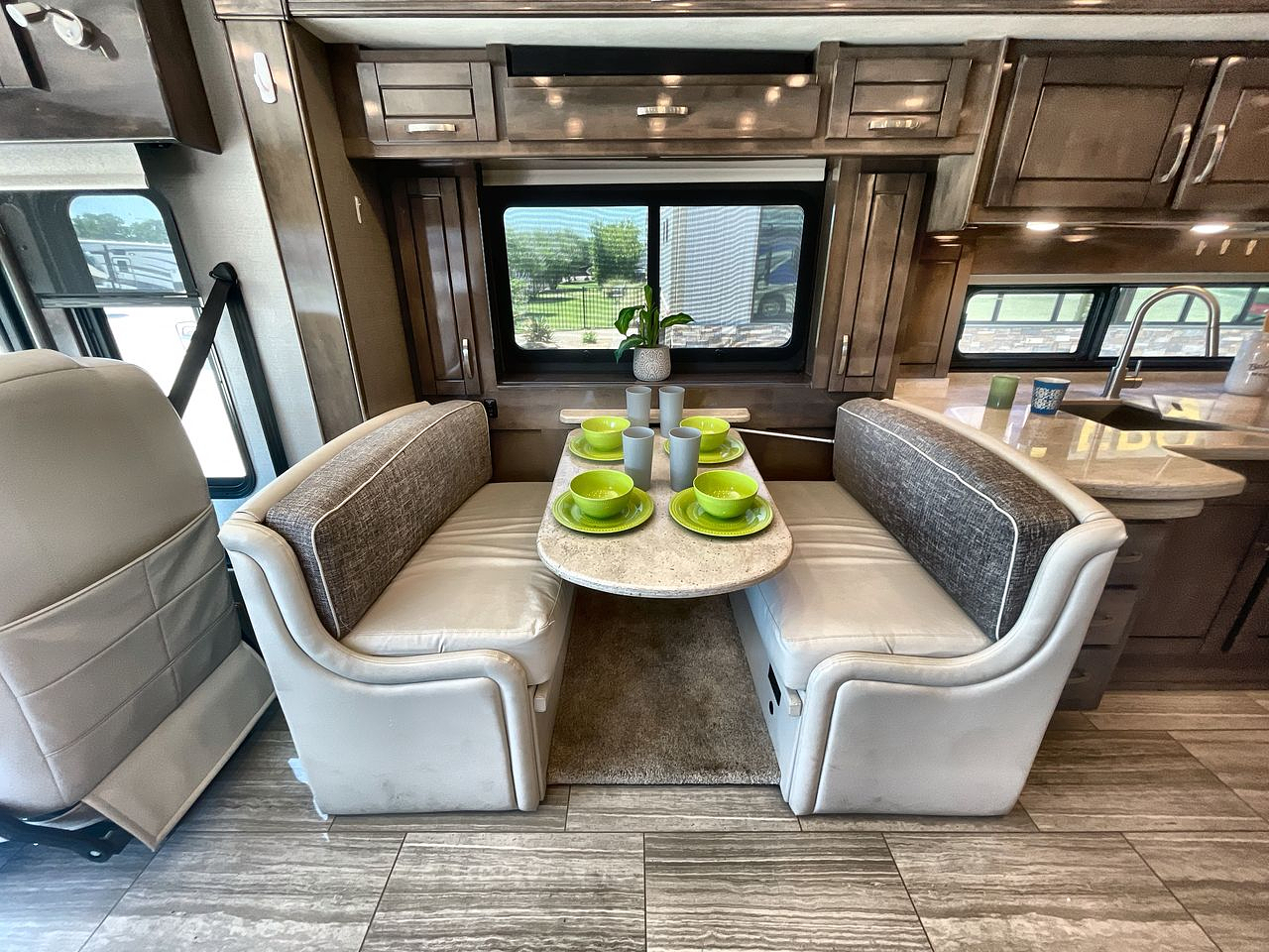 2021 JAYCO EMBARK 37K
