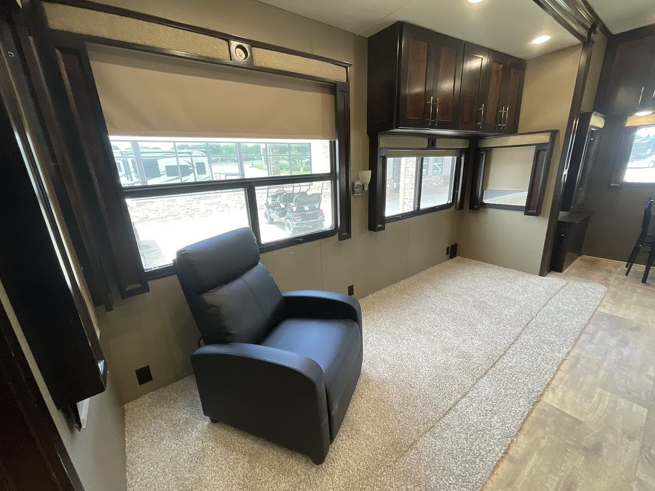 2017 VANLEIGH VILANO 365RL