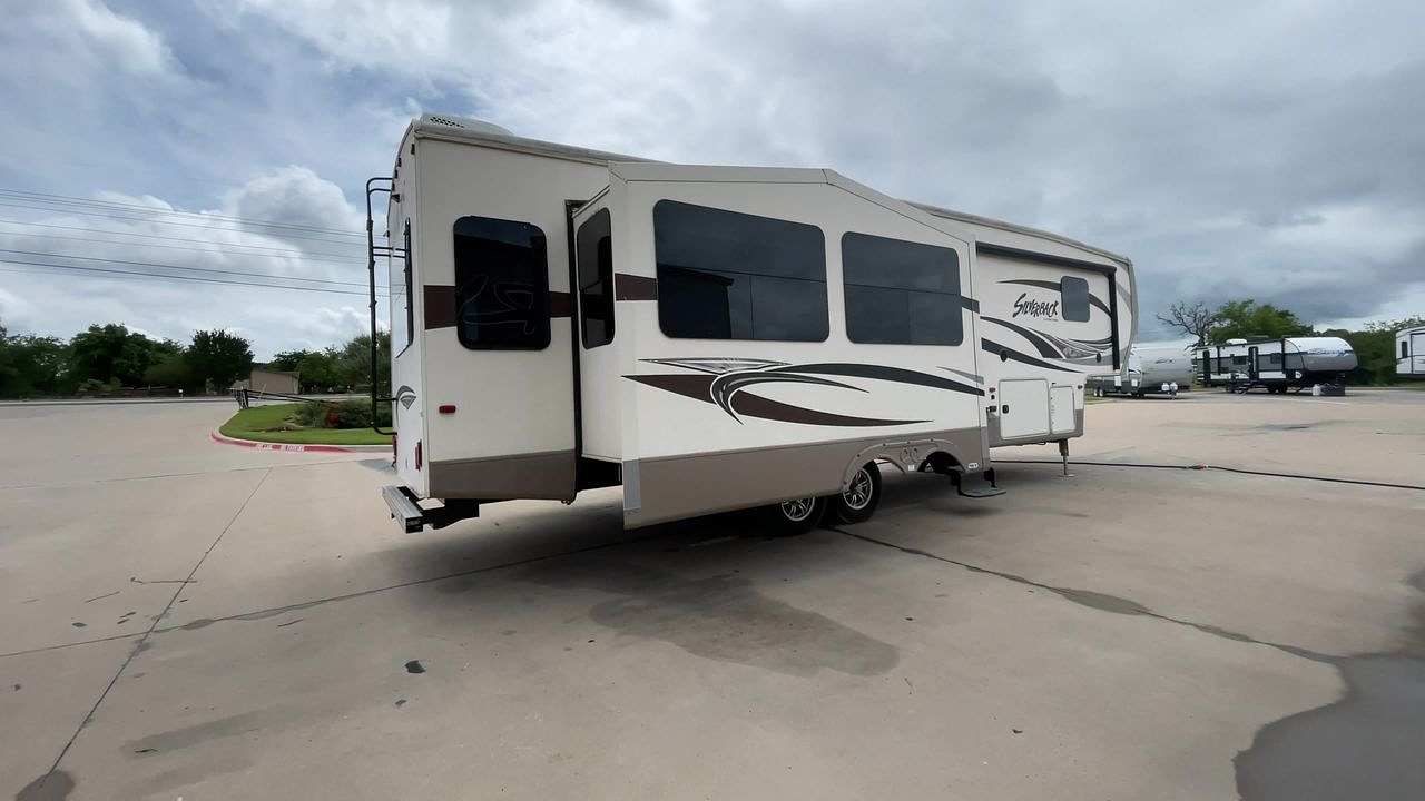 2015 FOREST RIVER CEDAR CREEK 33IK