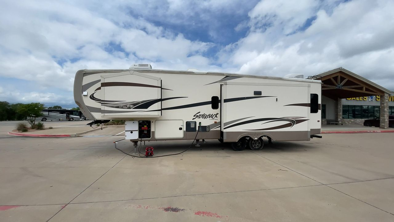 2015 FOREST RIVER CEDAR CREEK 33IK