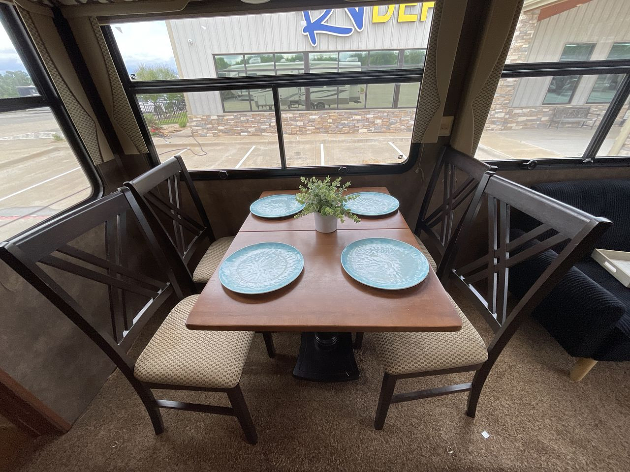 2015 FOREST RIVER CEDAR CREEK 33IK