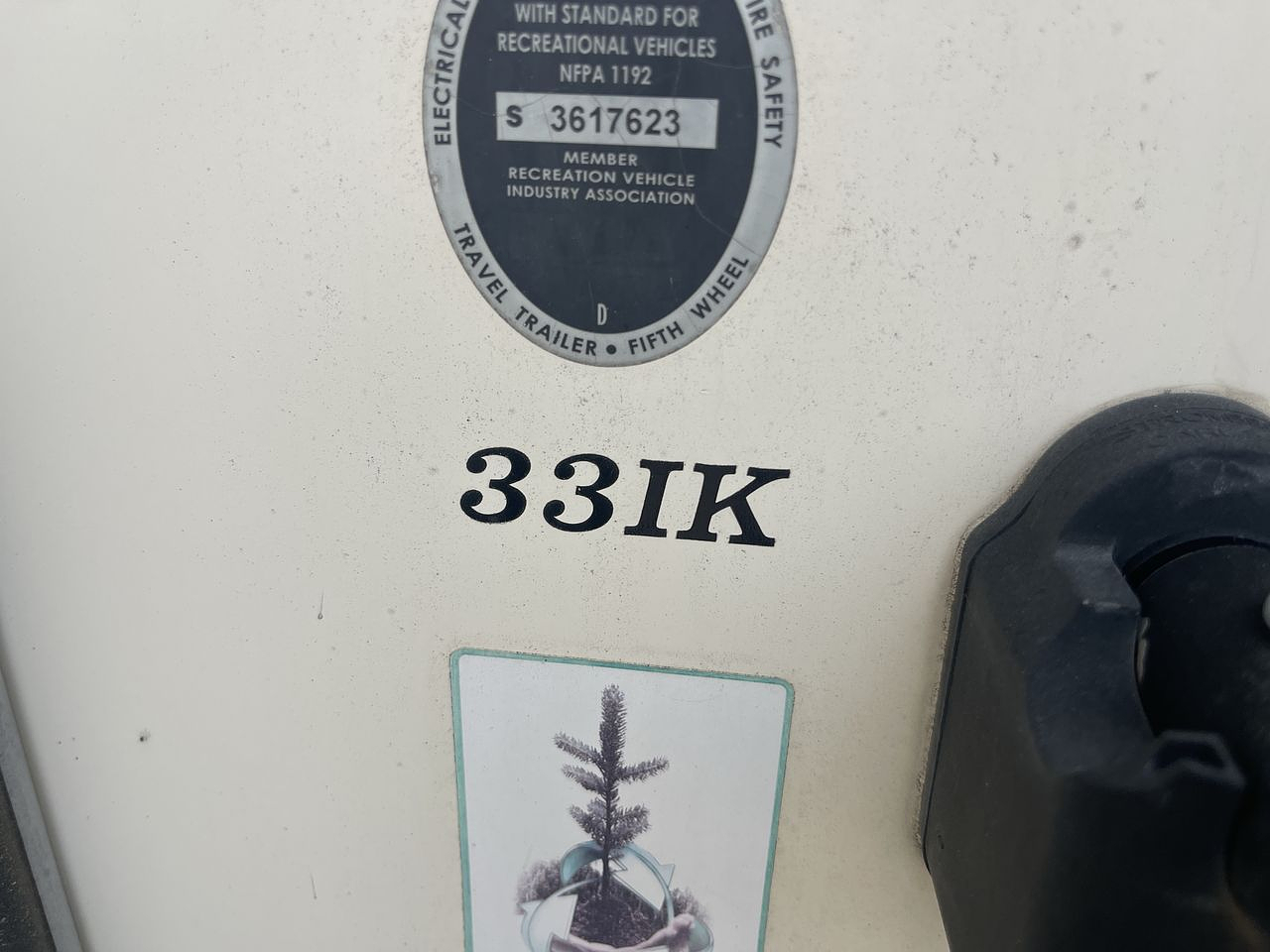 2015 FOREST RIVER CEDAR CREEK 33IK