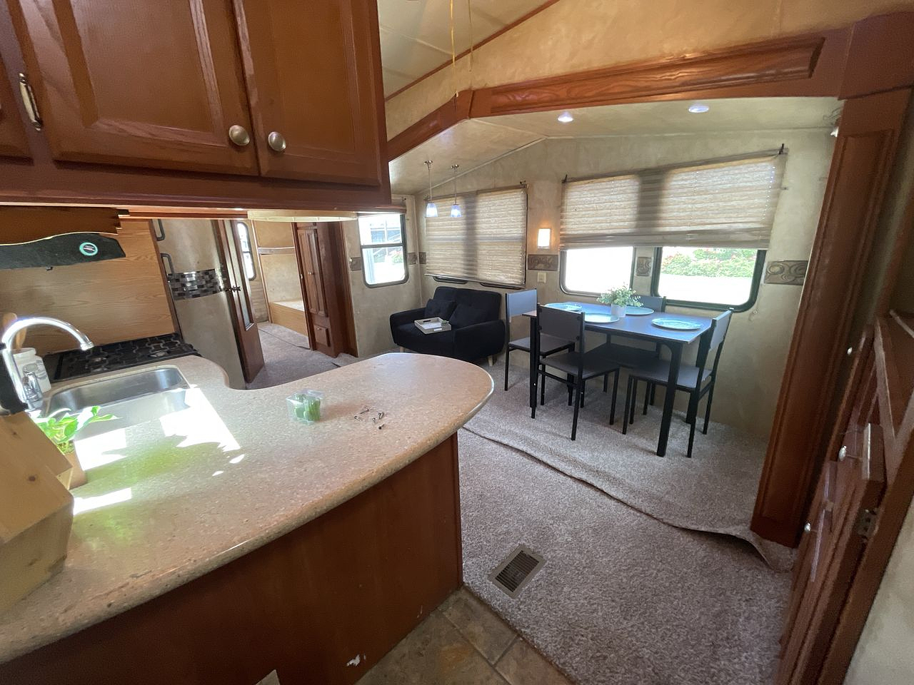 2010 CEDAR CREEK SILVERBA 35QB