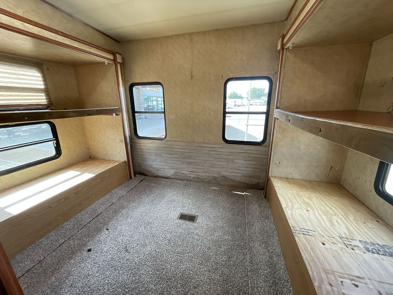 2010 CEDAR CREEK SILVERBA 35QB