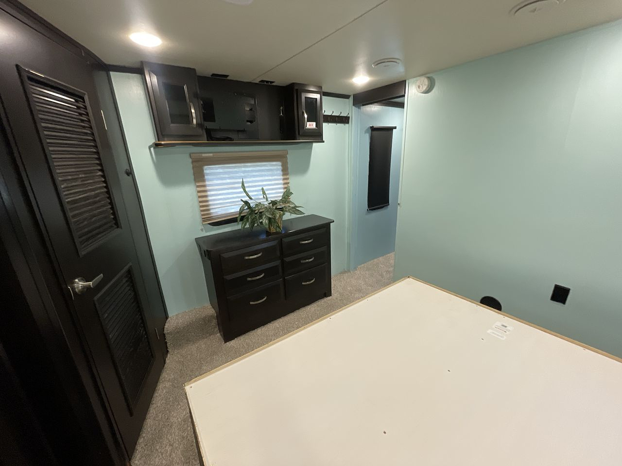 2016 DUTCHMEN VOLTAGE 4150