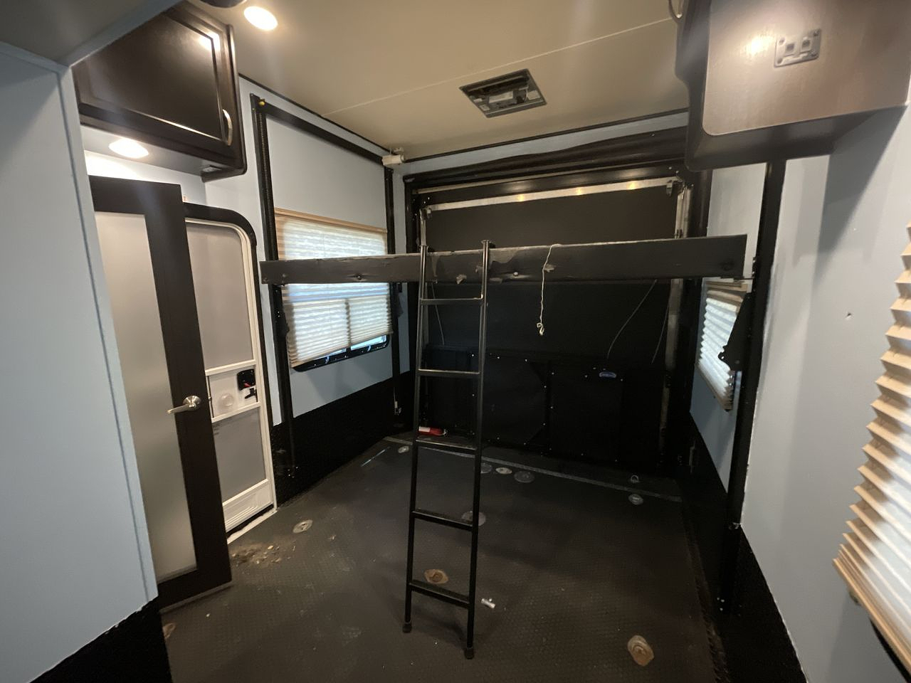 2016 DUTCHMEN VOLTAGE 4150