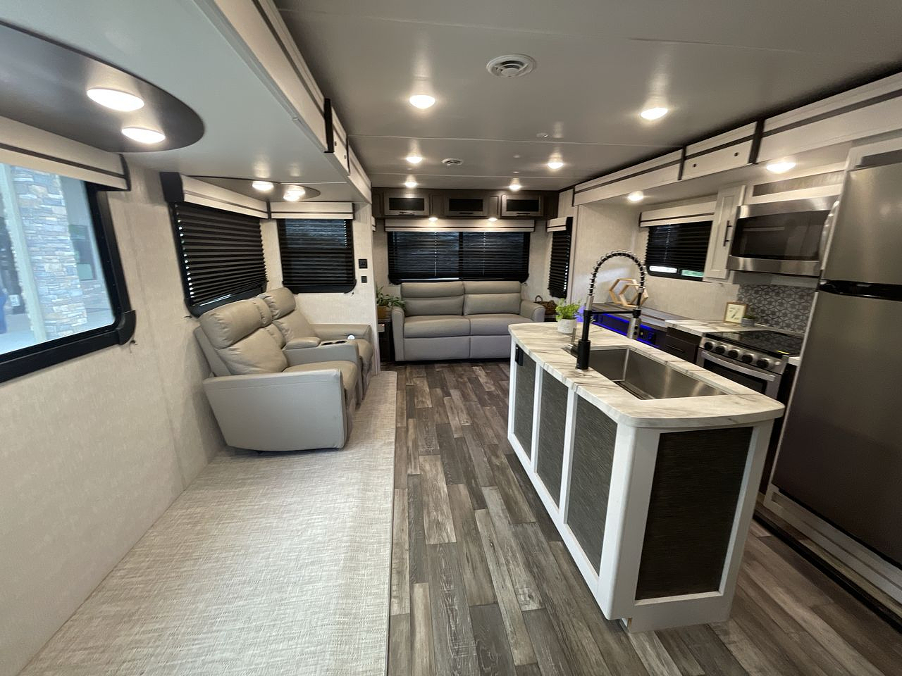 2023 CROSSROADS CRUISER AIRE 30RLS