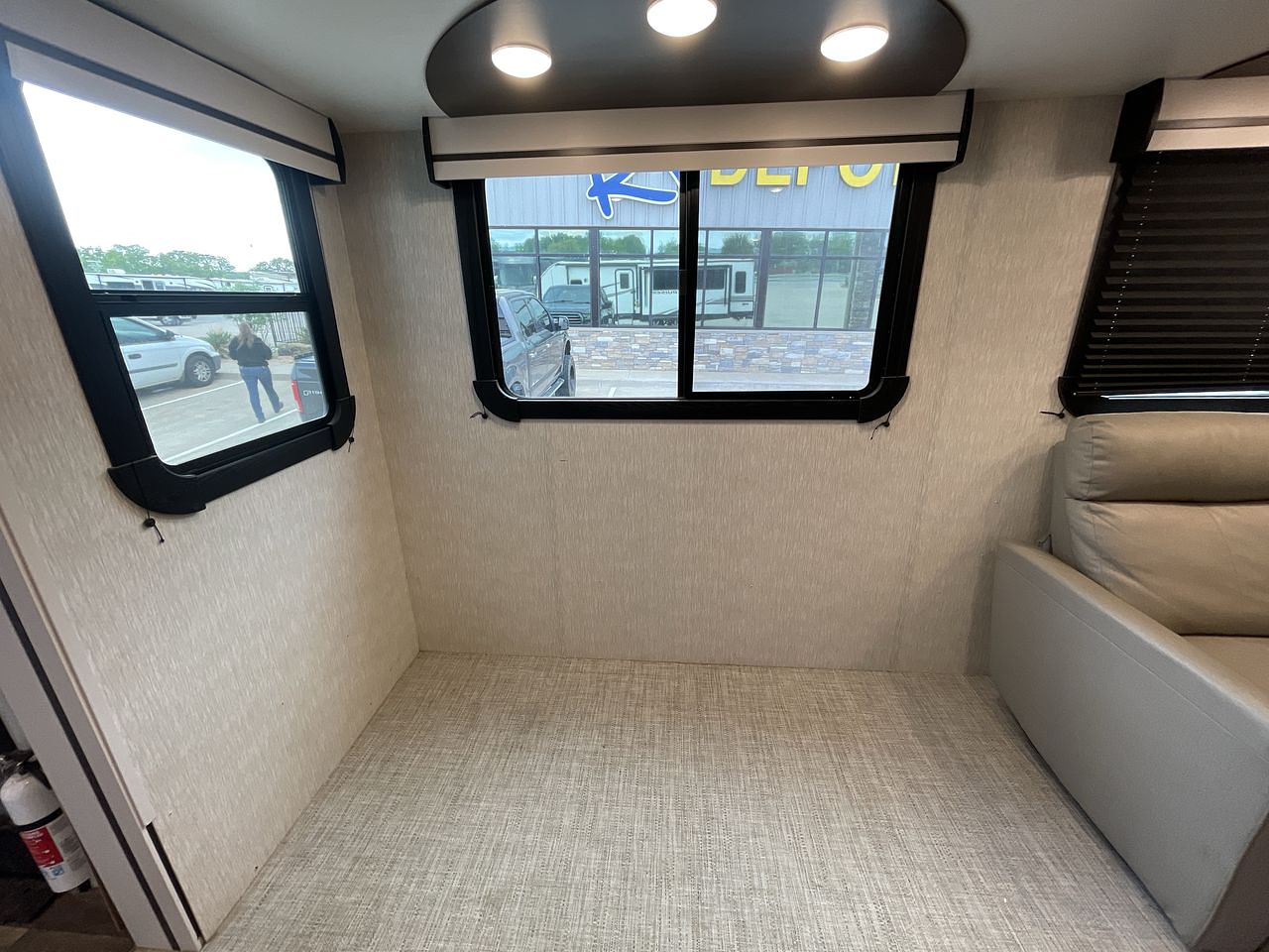 2023 CROSSROADS CRUISER AIRE 30RLS