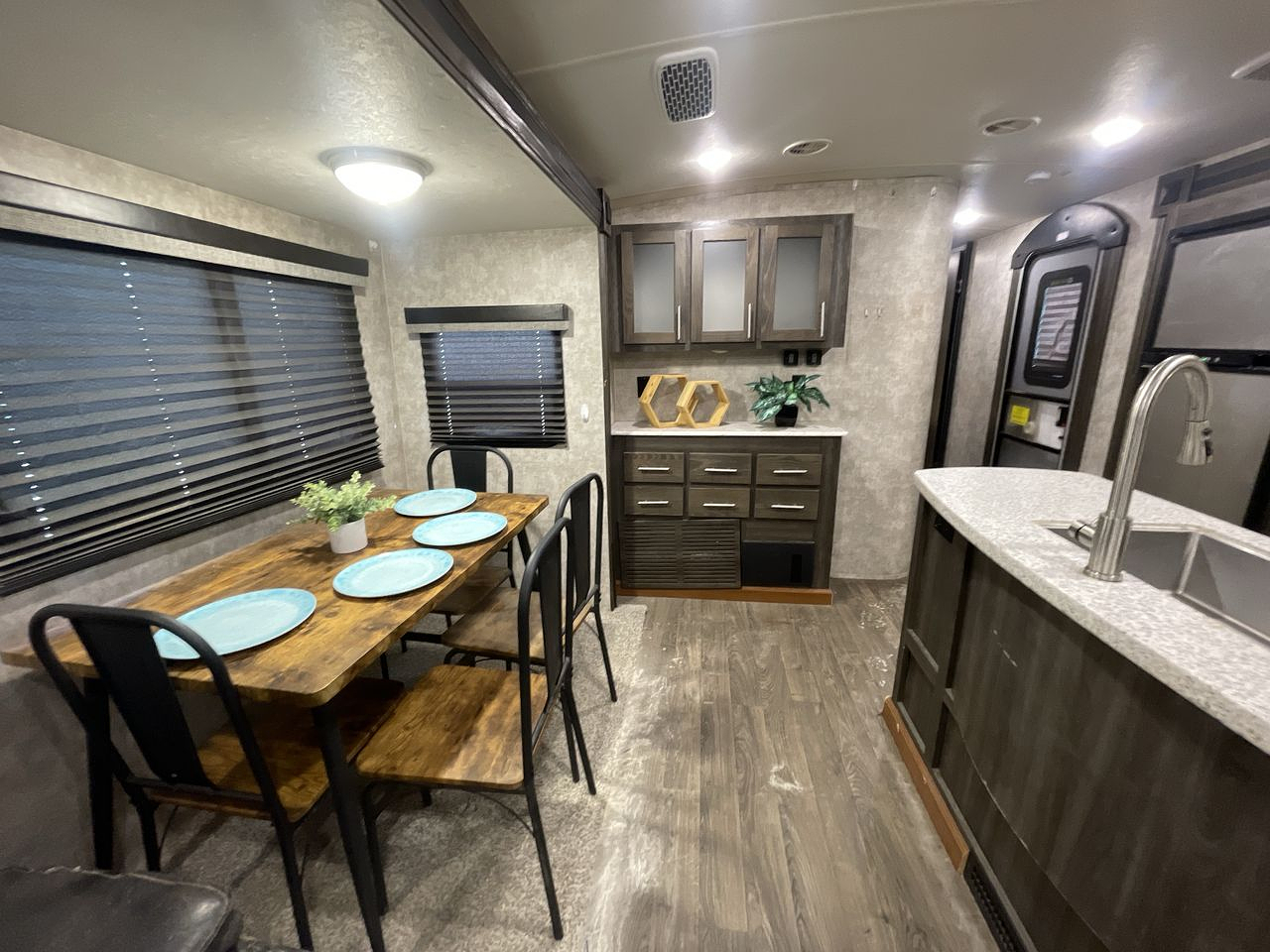 2019 MESA RIDGE 275RLS