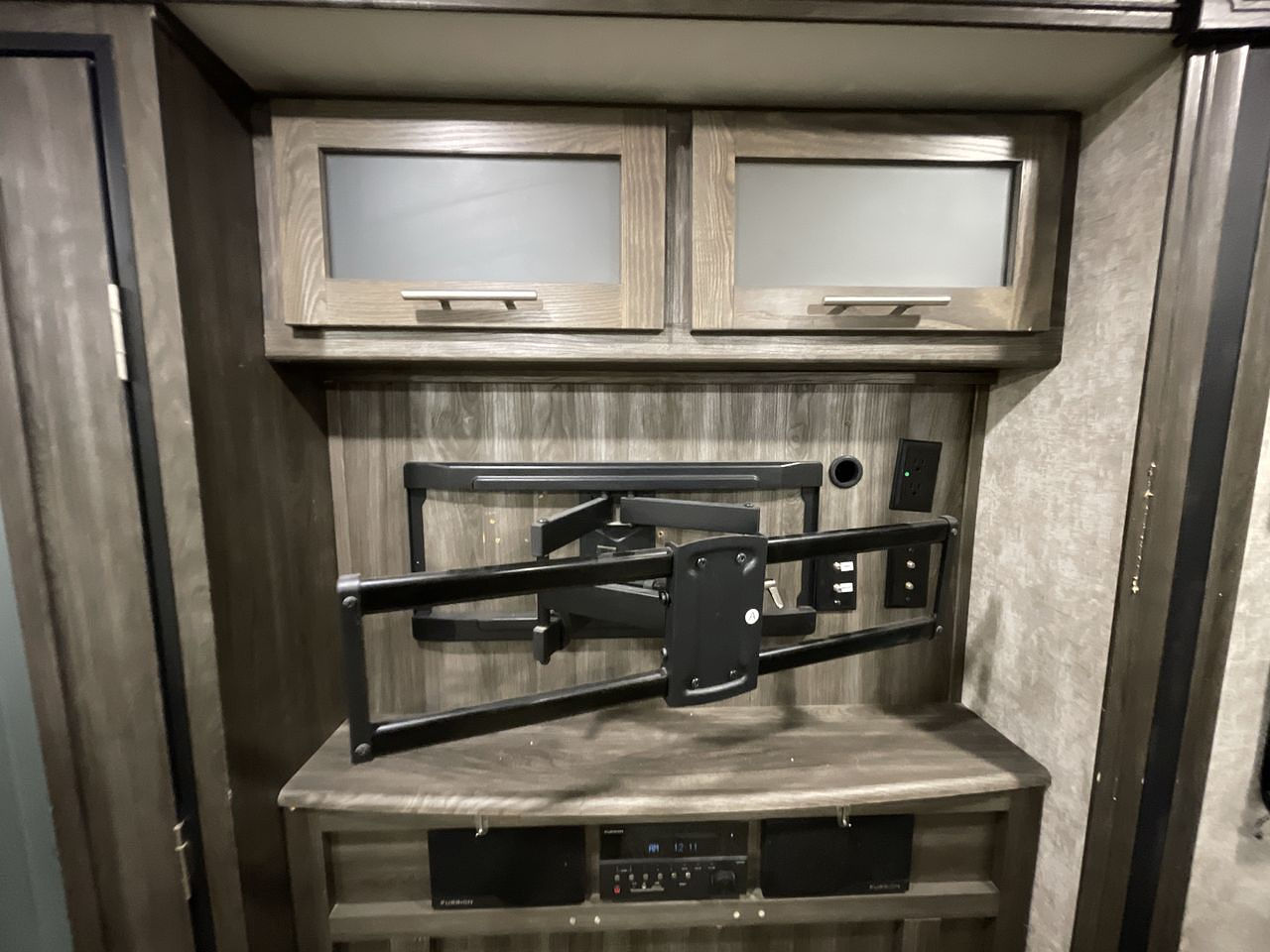 2019 MESA RIDGE 275RLS