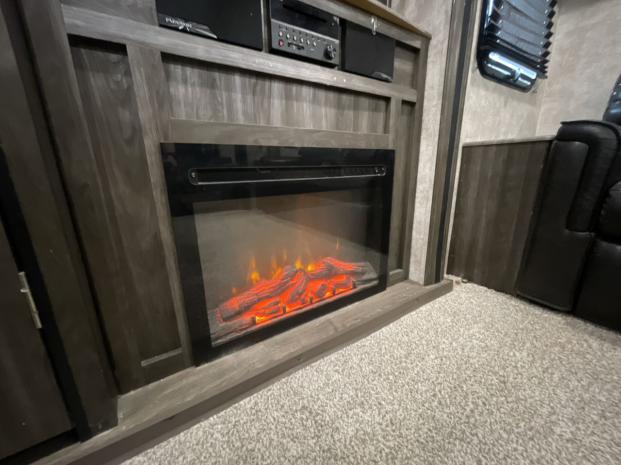 2019 MESA RIDGE 275RLS