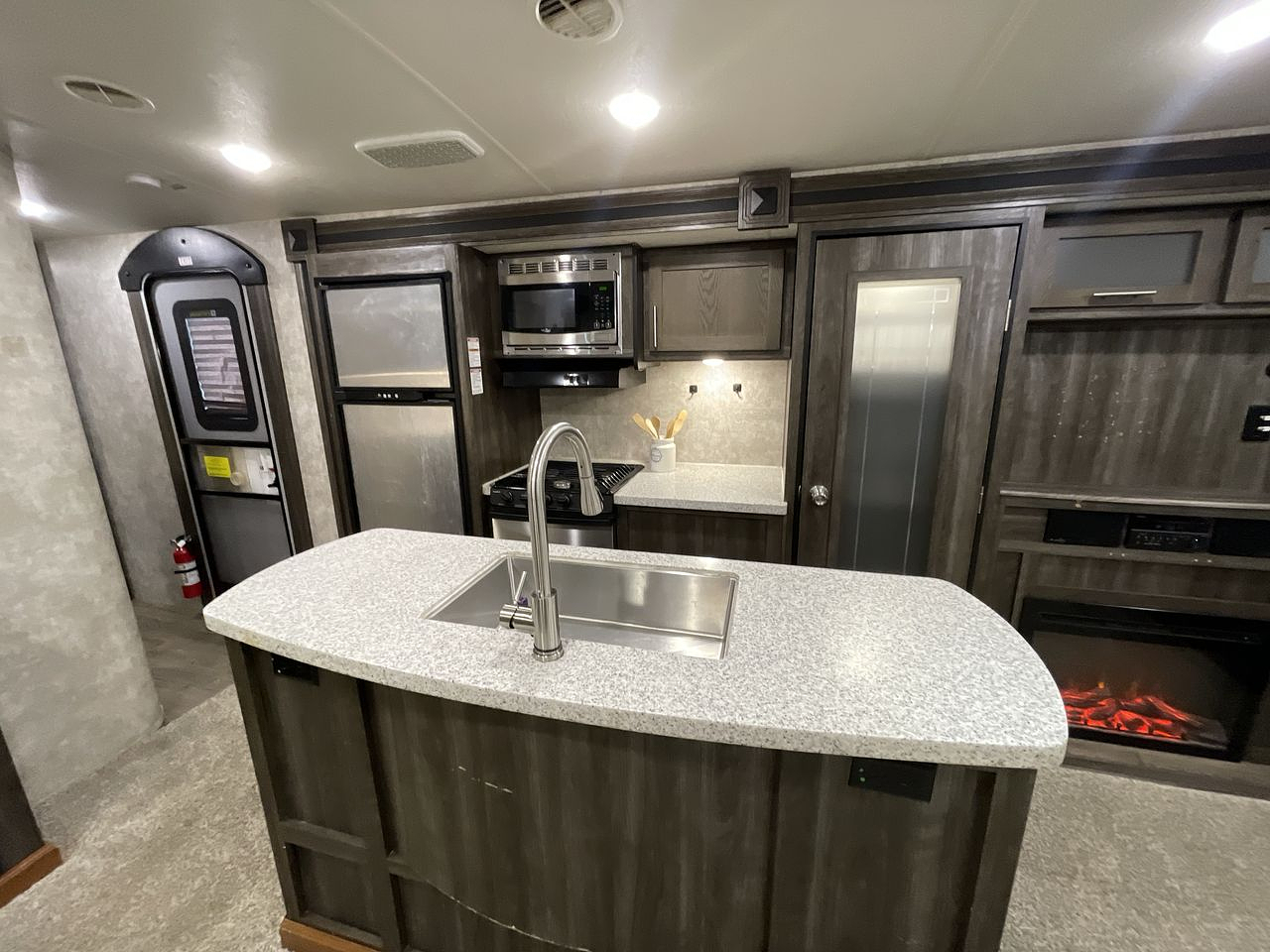 2019 MESA RIDGE 275RLS