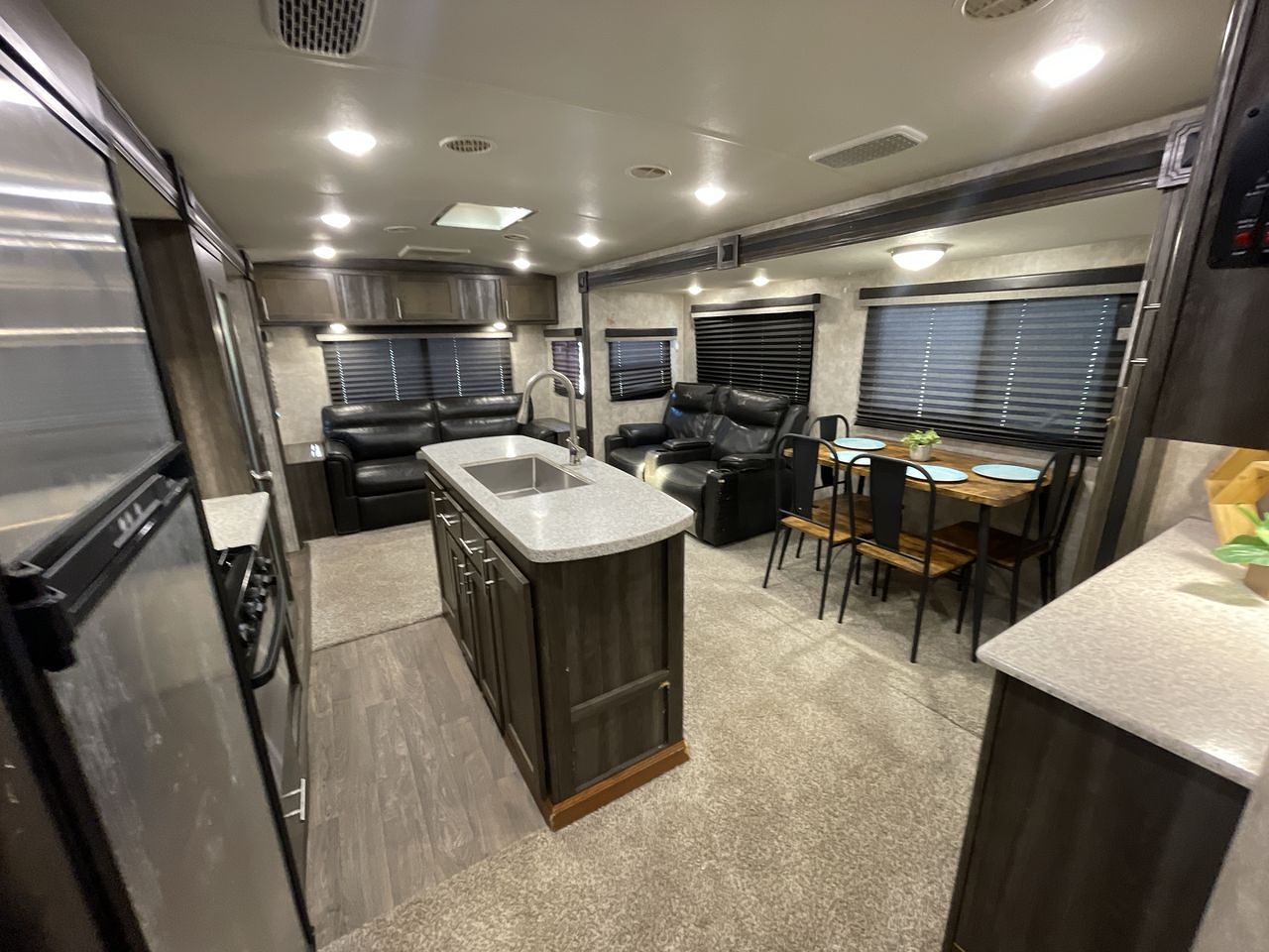 2019 MESA RIDGE 275RLS