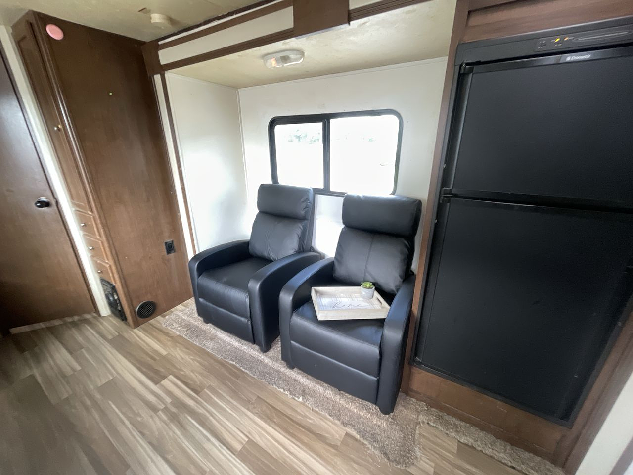 2017 SHASTA OASIS 25RS